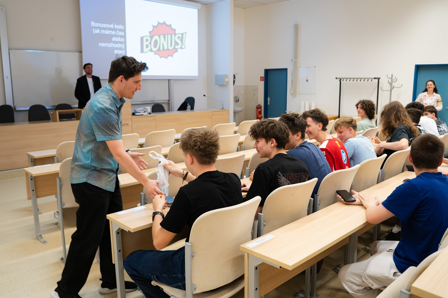 Úspešná realizácia workshopu pre stredoškolákov v rámci inžinierskeho projektu