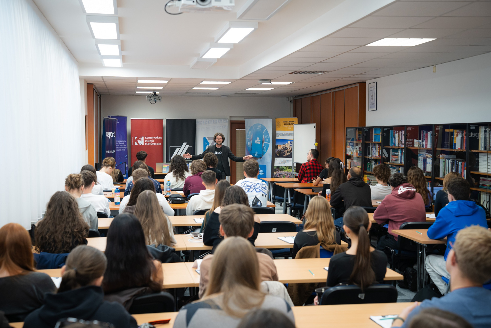 Klasická ekonómia pre stredoškolákov KEPS 2026/2027 opäť na FRI UNIZA